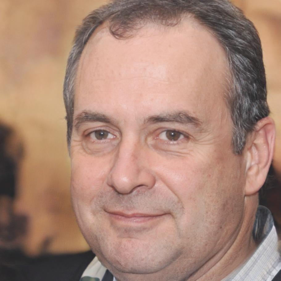 Ritratto di Luciano Trevisani, coordinatore didattico di ravionelq